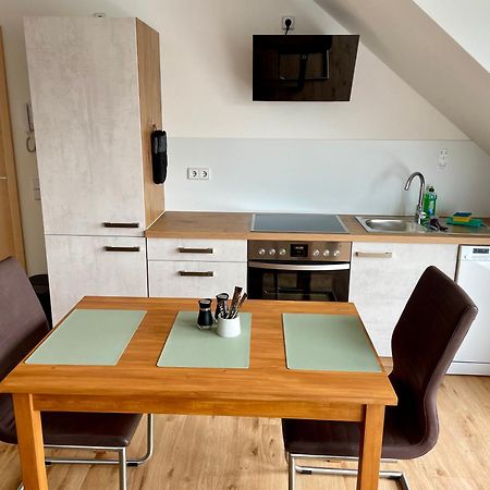 Stadtoase Geraeumige Gaestewohnungen Mit Balkon, Komfort, Modernitaet Und Ruhe, Fuer Monteure Geeignet, Free Wifi Frankenberg Exterior photo