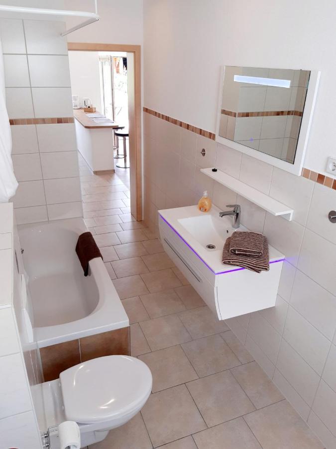 Stadtoase Geraeumige Gaestewohnungen Mit Balkon, Komfort, Modernitaet Und Ruhe, Fuer Monteure Geeignet, Free Wifi Frankenberg Exterior photo